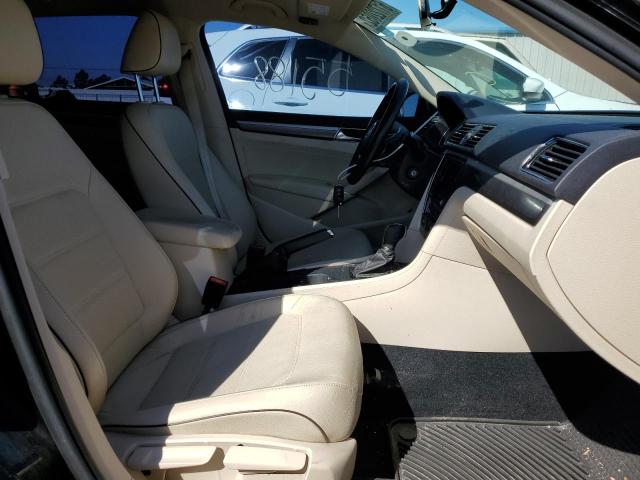 1VWDT7A31HC068275 - 2017 VOLKSWAGEN PASSAT R-L BLACK photo 5