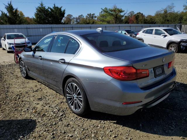 WBAJA7C54KWW32126 - 2019 BMW 530 XI SILVER photo 3