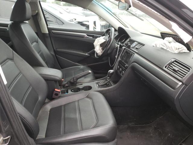 1VWDT7A37HC042022 - 2017 VOLKSWAGEN PASSAT R-L GRAY photo 5