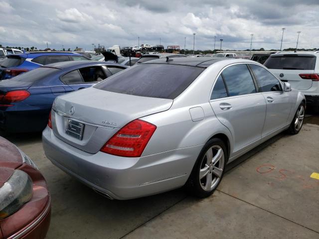 WDDNG8GBXAA314344 - 2010 MERCEDES-BENZ S 550 4MAT SILVER photo 4