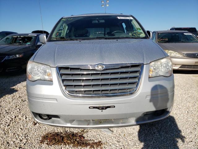 2A8HR54159R567213 - 2009 CHRYSLER TOWN & COU GRAY photo 9