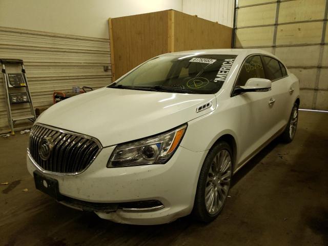 1G4GF5G31GF155525 - 2016 BUICK LACROSSE P WHITE photo 2