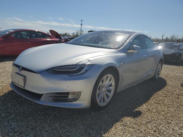 5YJSA1E23HF200471 - 2017 TESLA MODEL S Արծաթագույն լուսանկար 2