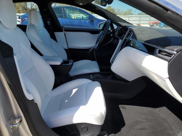 5YJSA1E23HF200471 - 2017 TESLA MODEL S Արծաթագույն լուսանկար 5