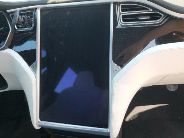 5YJSA1E23HF200471 - 2017 TESLA MODEL S Արծաթագույն լուսանկար 8