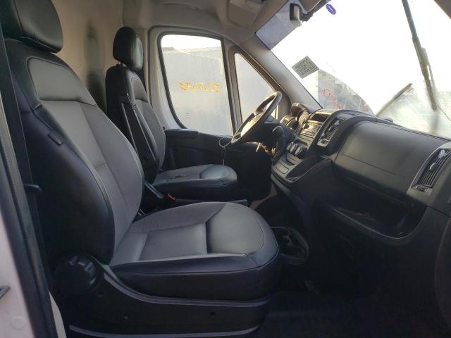 3C6TRVAG8GE103302 - 2016 RAM PROMASTER WHITE photo 5