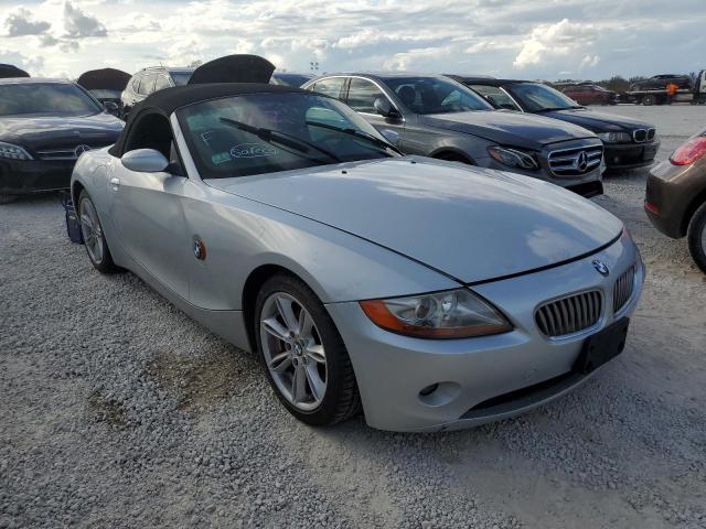 4USBT53453LT20794 - 2003 BMW Z4 3.0 SILVER photo 1