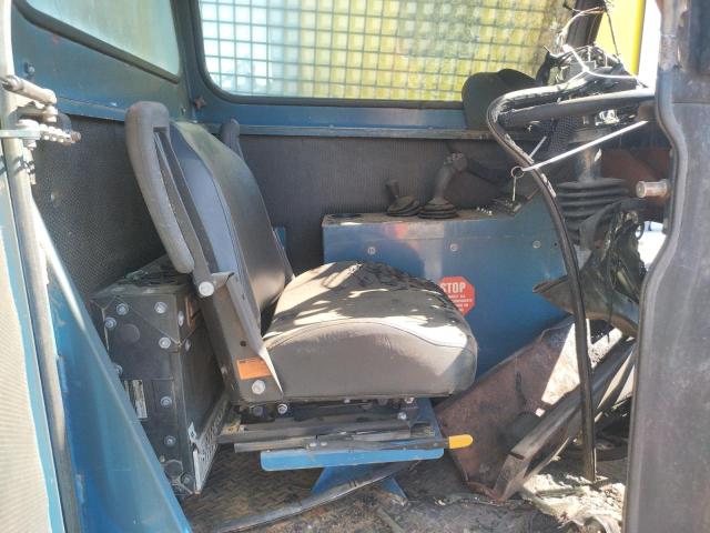 11550 - 2010 UTILITY LANDSCAPE BLUE photo 5