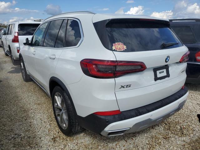 5UXCR4C02L9B61828 - 2020 BMW X5 SDRIVE WHITE photo 3