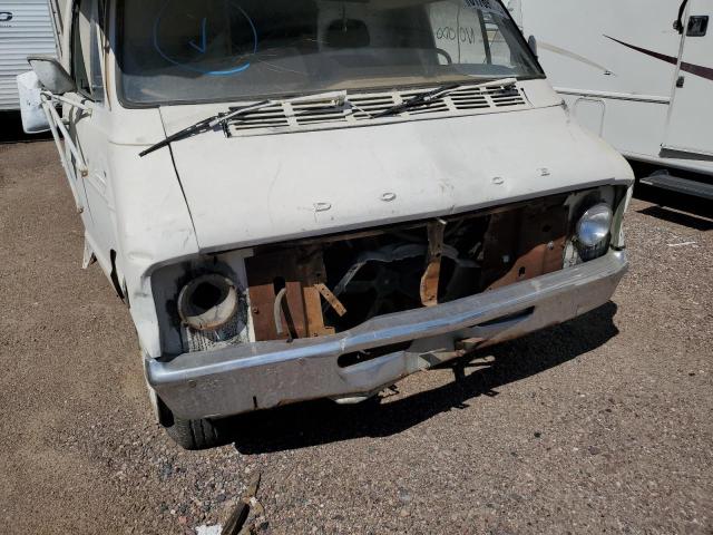 F33BE8V703988 - 1979 DODGE RV WHITE photo 9