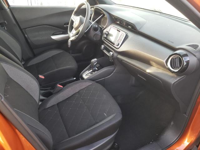 3N1CP5CU6JL536785 - 2018 NISSAN KICKS S ORANGE photo 5