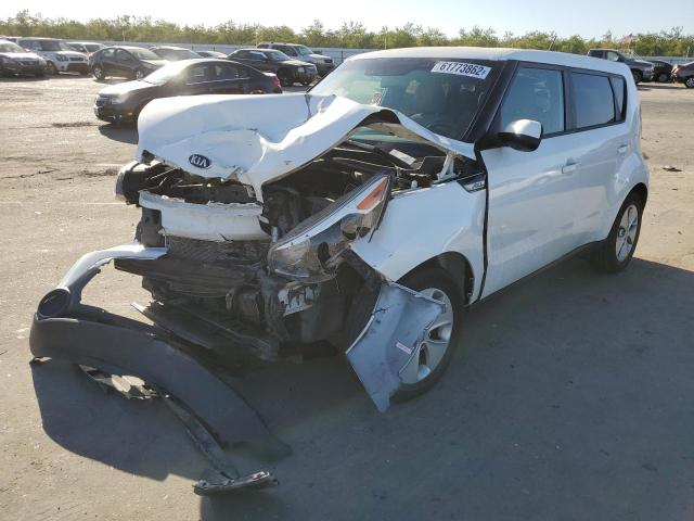 KNDJN2A28G7381518 - 2016 KIA SOUL WHITE photo 2