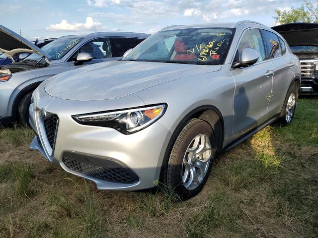 ZASPAJAN3L7C91091 - 2020 ALFA ROMEO STELVIO SILVER photo 2