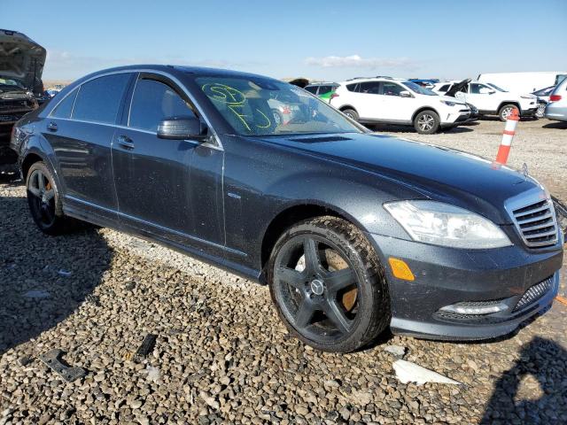 WDDNG9EB6CA474815 - 2012 MERCEDES-BENZ S 550 4MAT GRAY photo 4