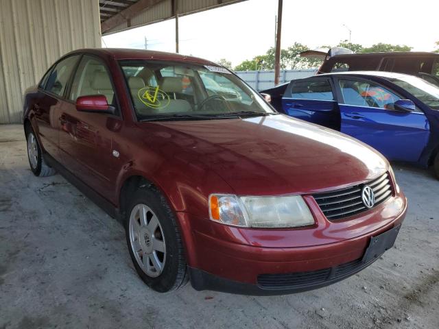 WVWMA23B1YP161015 - 2000 VOLKSWAGEN PASSAT GLS RED photo 1