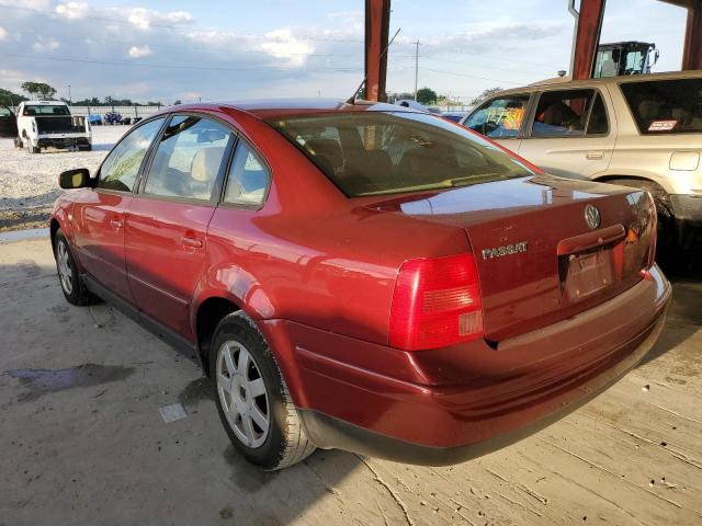 WVWMA23B1YP161015 - 2000 VOLKSWAGEN PASSAT GLS RED photo 3