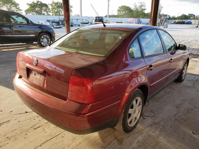 WVWMA23B1YP161015 - 2000 VOLKSWAGEN PASSAT GLS RED photo 4