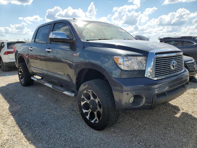 5TFHW5F19AX138871 - 2010 TOYOTA TUNDRA CRE GRAY photo 1