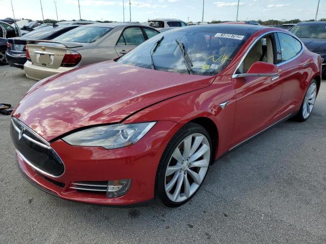 5YJSA1H2XFF089801 - 2015 TESLA MODEL S 85 RED photo 2