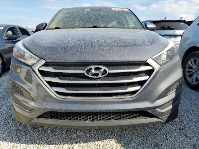 KM8J23A47HU478059 - 2017 HYUNDAI TUCSON SE GRAY photo 9