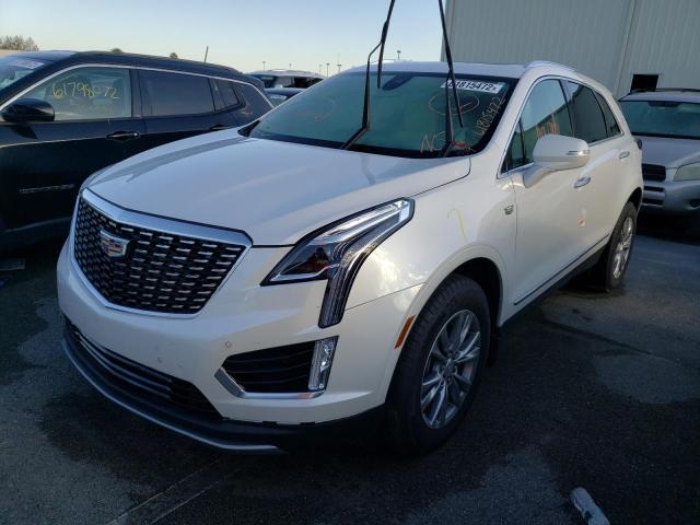 1GYKNCRS1MZ148315 - 2021 CADILLAC XT5 PREMIU WHITE photo 2