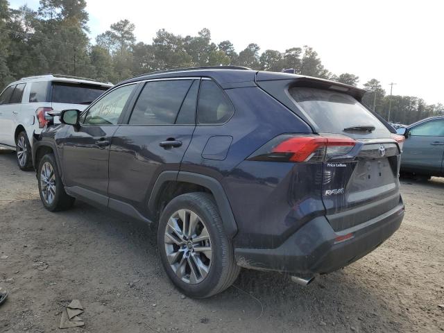 JTMC1RFV4KJ010920 - 2019 TOYOTA RAV4 XLE P BLUE photo 3