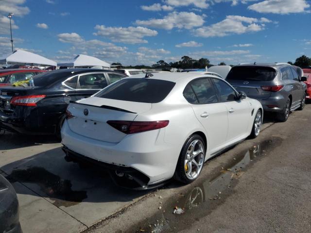 ZARFAMEV6M7646147 - 2021 ALFA ROMEO GIULIA QUA WHITE photo 4