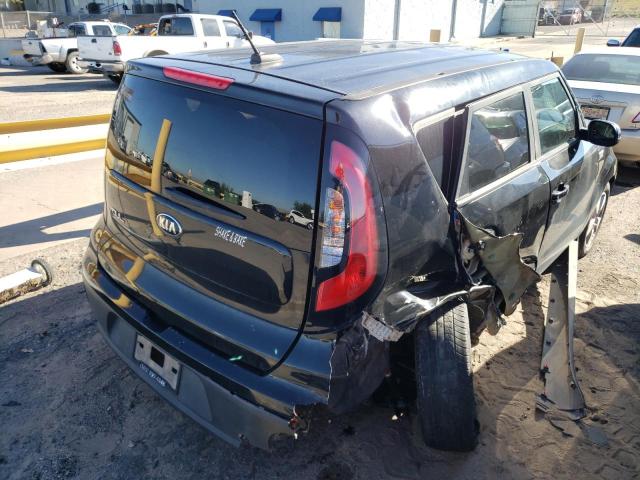 KNDJN2A20H7416568 - 2017 KIA SOUL BLACK photo 4