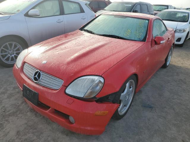 WDBKK65F61F189947 - 2001 MERCEDES-BENZ SLK 320 RED photo 2