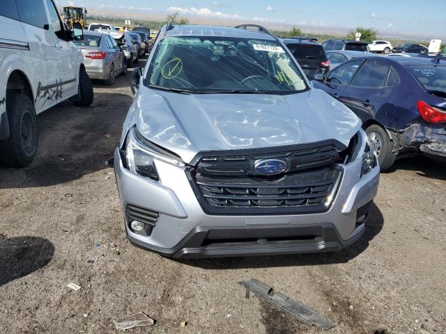 JF2SKAEC9NH470940 - 2022 SUBARU FORESTER P SILVER photo 9