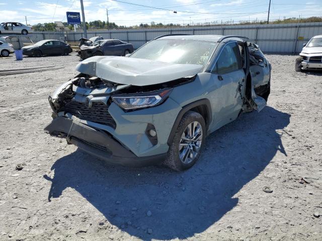 2T3C1RFV7MW169838 - 2021 TOYOTA RAV4 XLE P GRAY photo 2