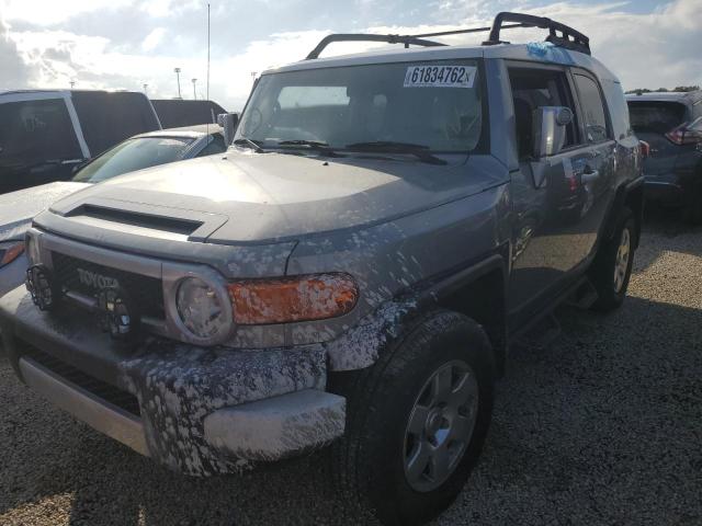 JTEBU4BF5AK078846 - 2010 TOYOTA FJ CRUISER SILVER photo 2