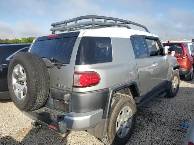 JTEBU4BF5AK078846 - 2010 TOYOTA FJ CRUISER SILVER photo 4