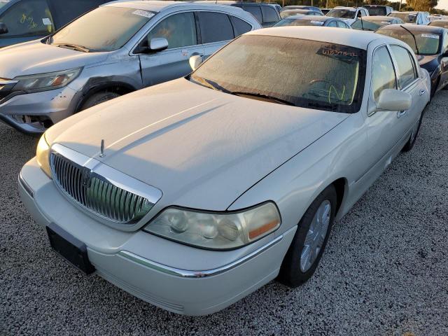 1LNHM82W25Y640920 - 2005 LINCOLN TOWN CAR S BEIGE photo 2