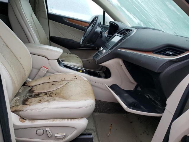 5LMCJ2C90HUL32792 - 2017 LINCOLN MKC SELECT BEIGE photo 5