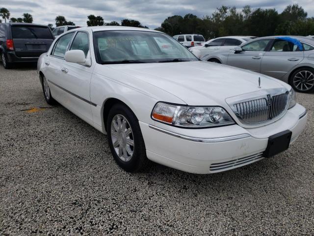 1LNHM82V17Y618935 - 2007 LINCOLN TOWN CAR S WHITE photo 1