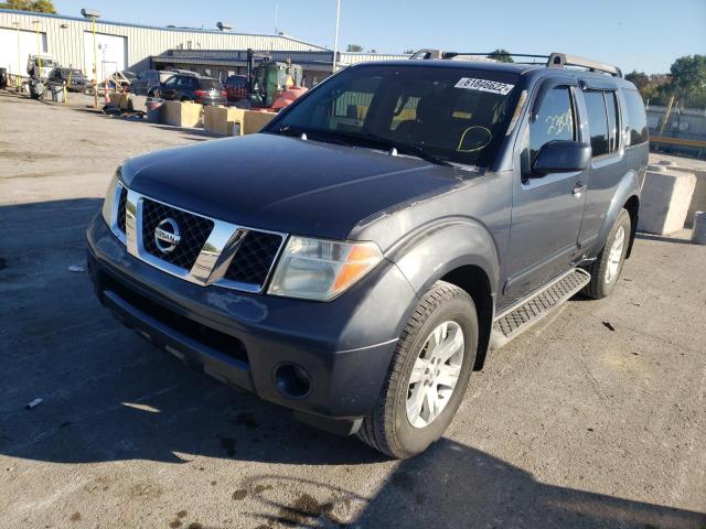 5N1AR18W75C706148 - 2005 NISSAN PATHFINDER BLUE photo 2