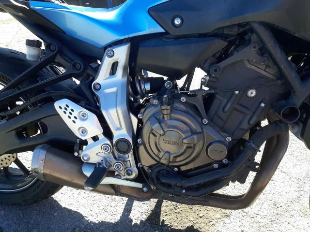 JYARM06E2HA011937 - 2017 YAMAHA FZ07 BLUE photo 7