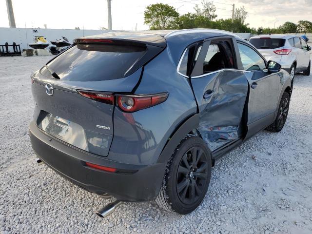 3MVDMBCL9NM403792 - 2022 MAZDA CX-30 PREF GRAY photo 4