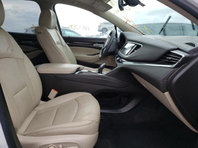 5GAERCKW7JJ146889 - 2018 BUICK ENCLAVE PR WHITE photo 5