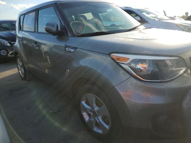 KNDJN2A27K7679762 - 2019 KIA SOUL GRAY photo 1