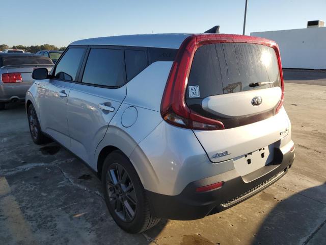 KNDJ23AU5M7796937 - 2021 KIA SOUL LX SILVER photo 3