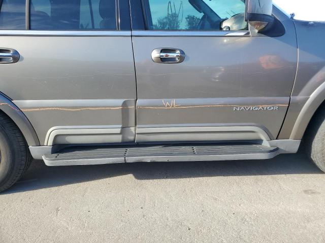 5LMFU27R14LJ29425 - 2004 LINCOLN NAVIGATOR GOLD photo 9