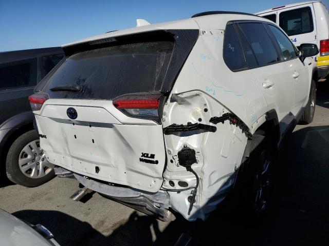 4T3B6RFVXMU030168 - 2021 TOYOTA RAV4 XLE P WHITE photo 4