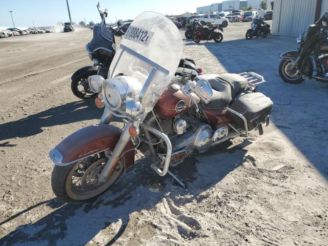 1HD1FR413AB616192 - 2010 HARLEY-DAVIDSON FLHRC RED photo 2