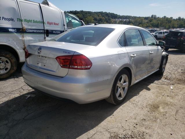 1VWBT7A33EC097909 - 2014 VOLKSWAGEN PASSAT SE SILVER photo 4