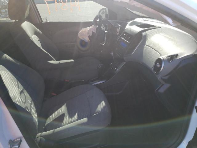 1G1JA6SH2G4111796 - 2016 CHEVROLET SONIC LS WHITE photo 5