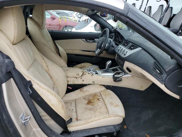 WBALM7C54AE382004 - 2010 BMW Z4 SDRIVE3 TAN photo 6