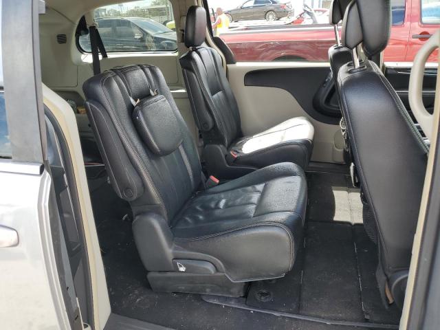 2C4RC1BGXFR565143 - 2015 CHRYSLER TOWN & COU Silber Foto 6