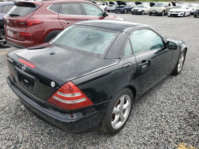 WDBKK65F52F242820 - 2002 MERCEDES-BENZ SLK 320 BLACK photo 4